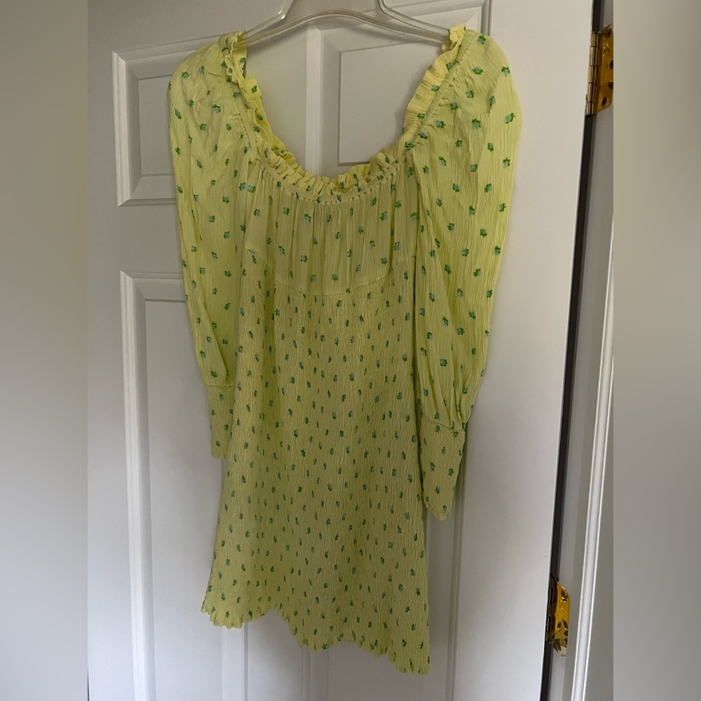 Revolve dress size XS. Stretchy material, can also be worn off the shoulder!